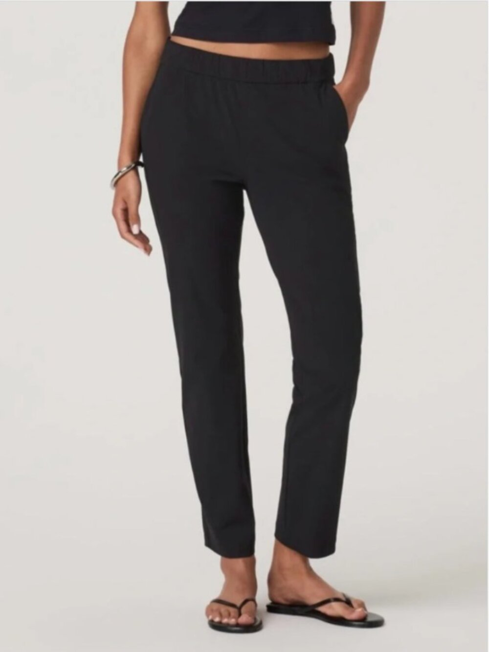 Vuori Women's Miles Ankle High Rise Straight Cropped Fit Black Pants Medium